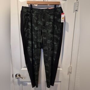 Livi Active Green Camouflage Joggers